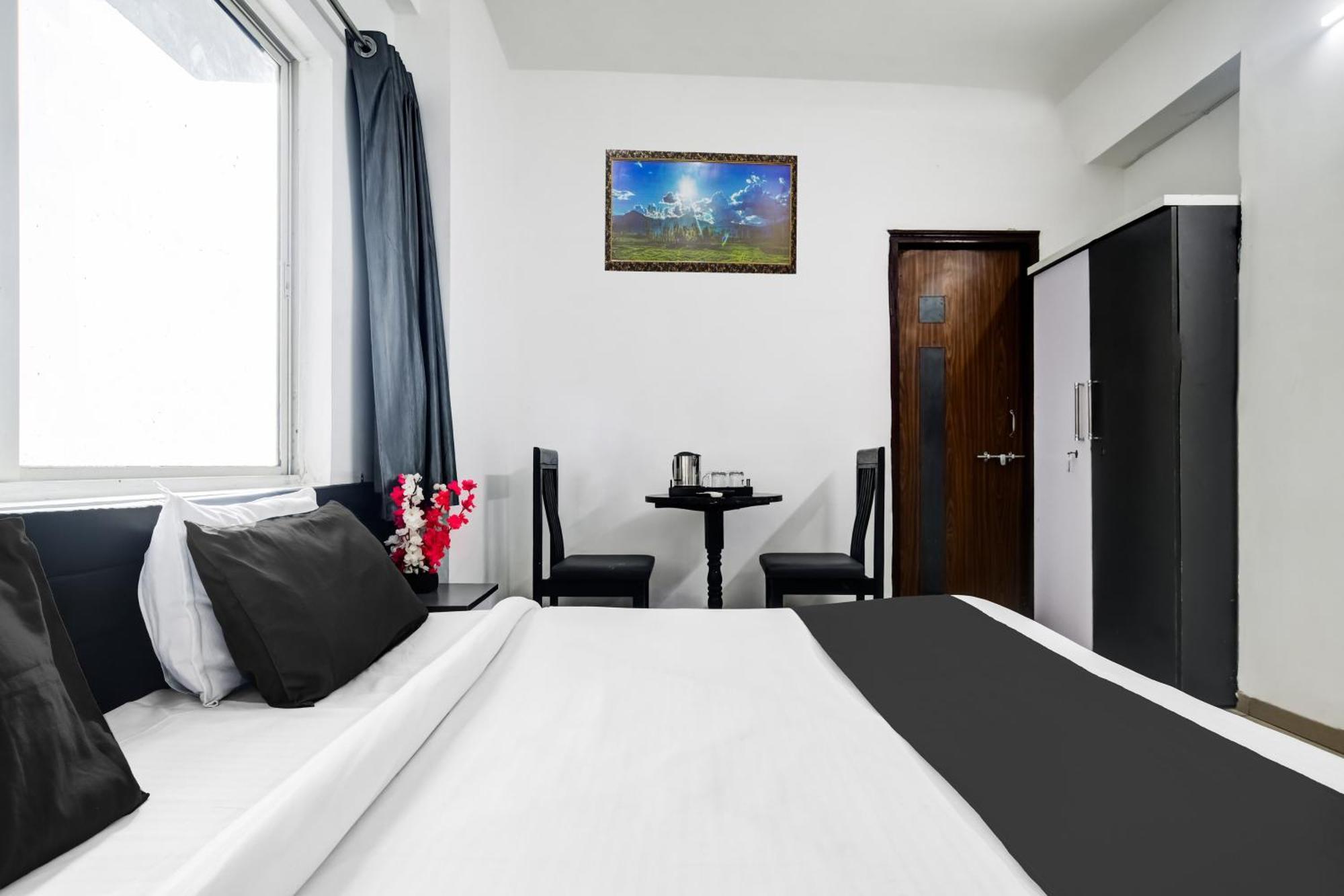 Super Hotel O Indraprasth Indaur Kültér fotó