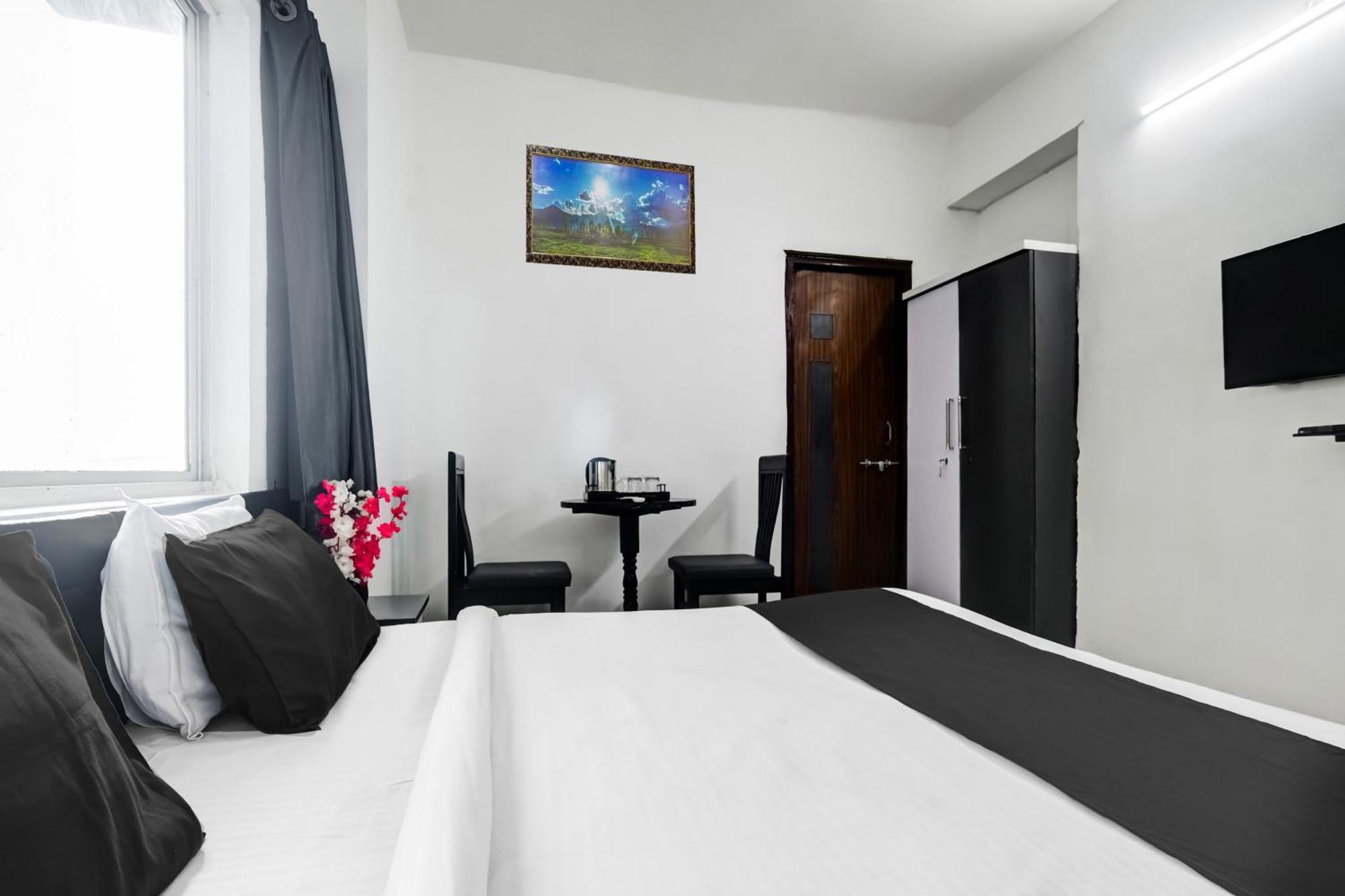 Super Hotel O Indraprasth Indaur Kültér fotó